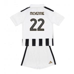 Juventus Weston McKennie #22 Hemmaställ Barn 2026-27 Kortärmad (+ Korta byxor)